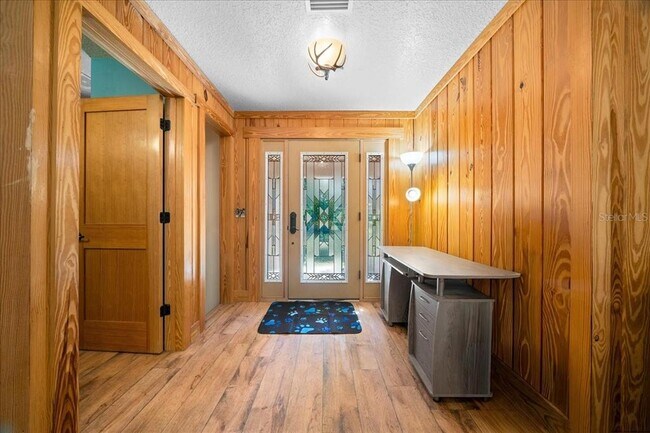 Building Photo - 3135 NE 49th St