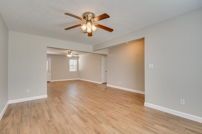 Building Photo - 247 Merion Ct
