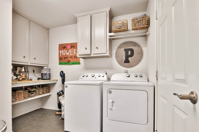 Building Photo - 6018 74th St