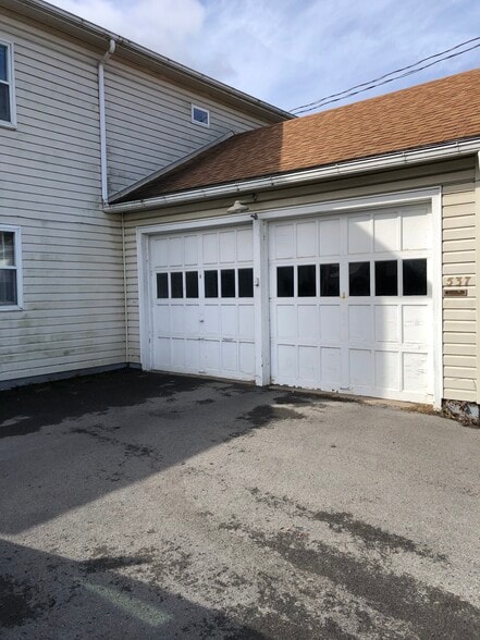 Building Photo - 537 N Derr Dr