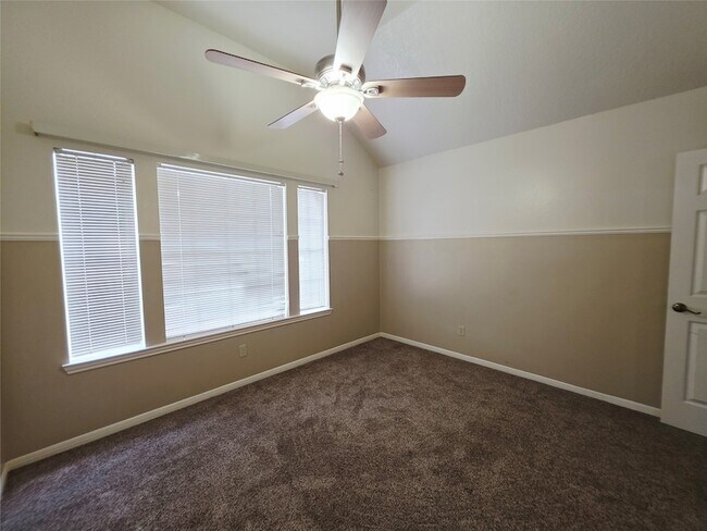 Building Photo - 10306 Jockey Club Dr