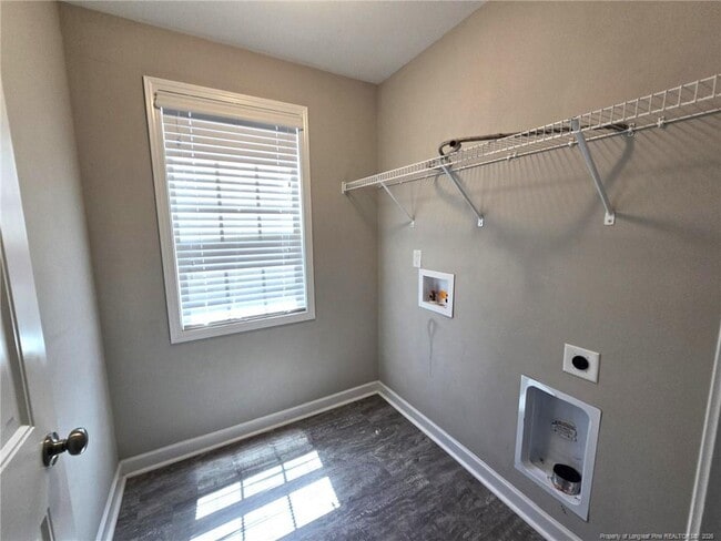 Building Photo - 1735 Cherrypoint Dr