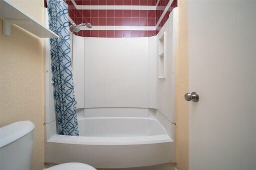 Building Photo - 8293 Sands Point Dr