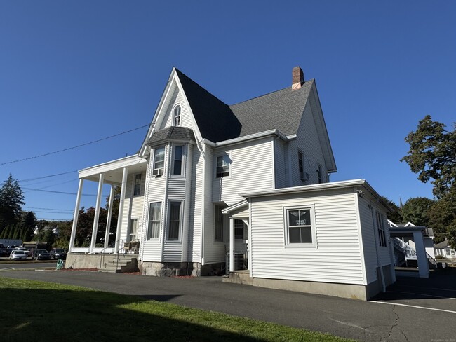 Primary Photo - 215 Greenwood Ave