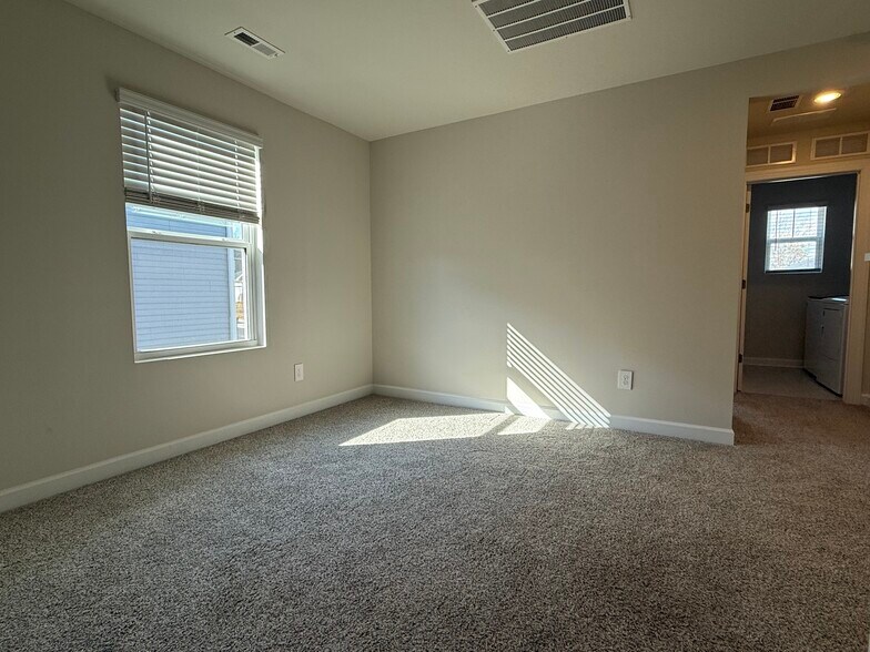 Building Photo - 160 Bird Dog Dr