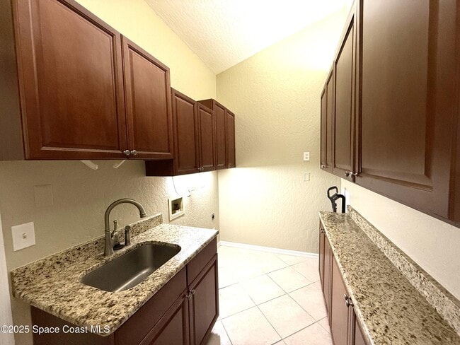 Building Photo - 108 Windward Way
