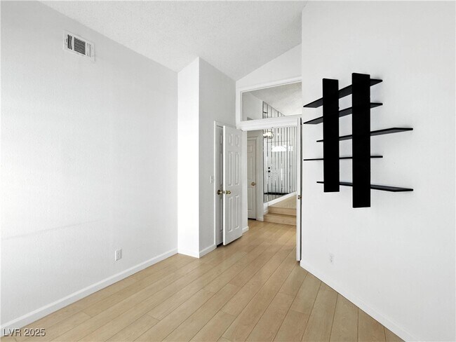 Building Photo - 2513 Aberdeen Ln