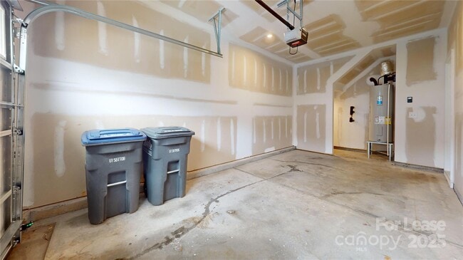 Building Photo - 9645 Munsing Dr