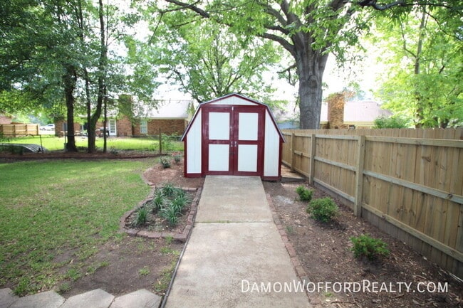 Building Photo - 308 Longmeadow Ct N