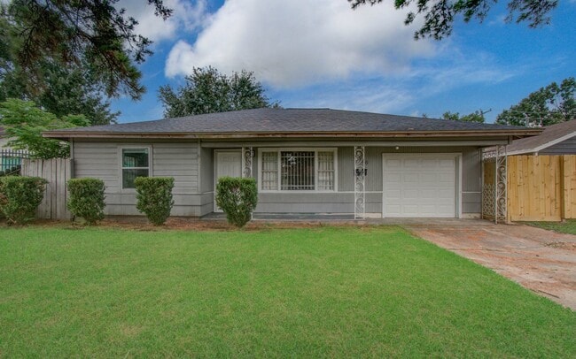Building Photo - 3626 Songwood St