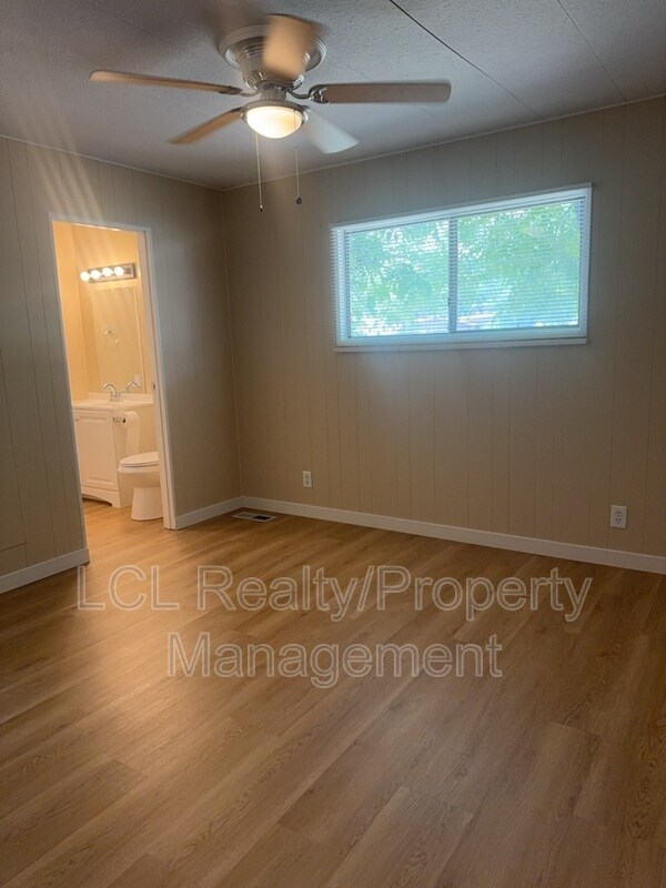 Building Photo - 25961 Leila Dr