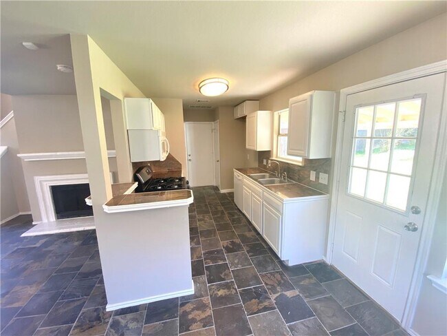 Building Photo - 6417 Orange Blossom Way
