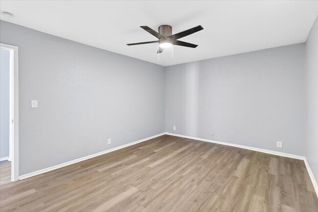 Building Photo - 6118 Hidden Cove