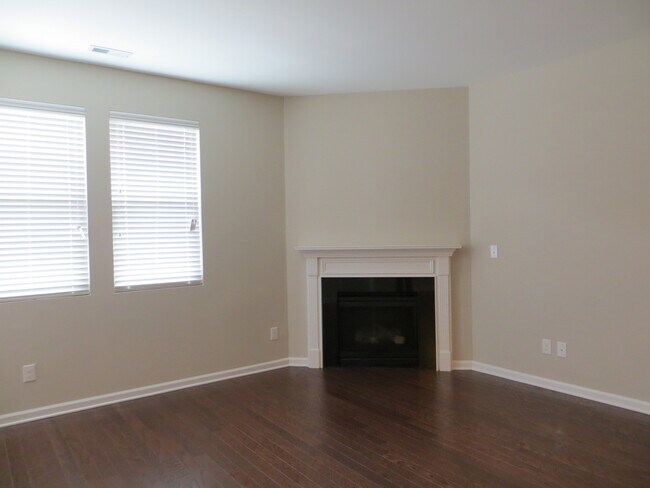 Building Photo - 547 Libson St