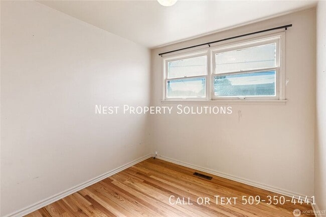 Building Photo - 129 G St SE