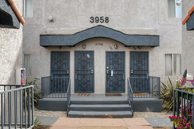 Building Photo - 3958-3954 W 27th St