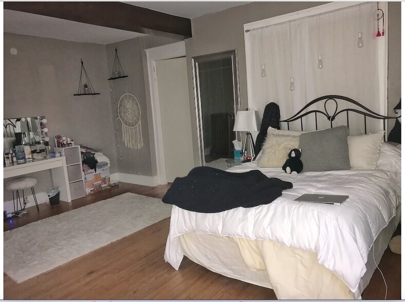 Building Photo - 2956 N Prospect Ave