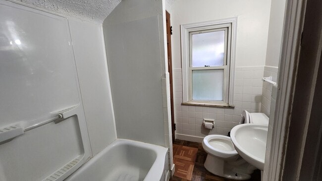 Building Photo - Perfect Home