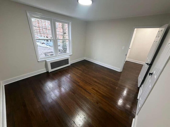 Building Photo - 676 Park Ave