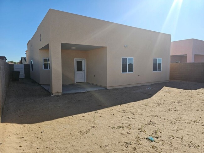 Building Photo - New San Luis AZ Rental with landscaping and fenced lot - 3 Bedrooms