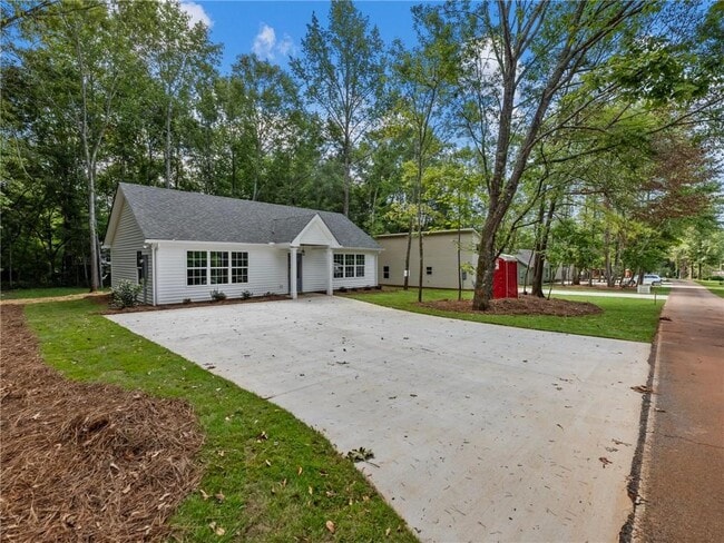 Building Photo - 8079 Beachwood Dr