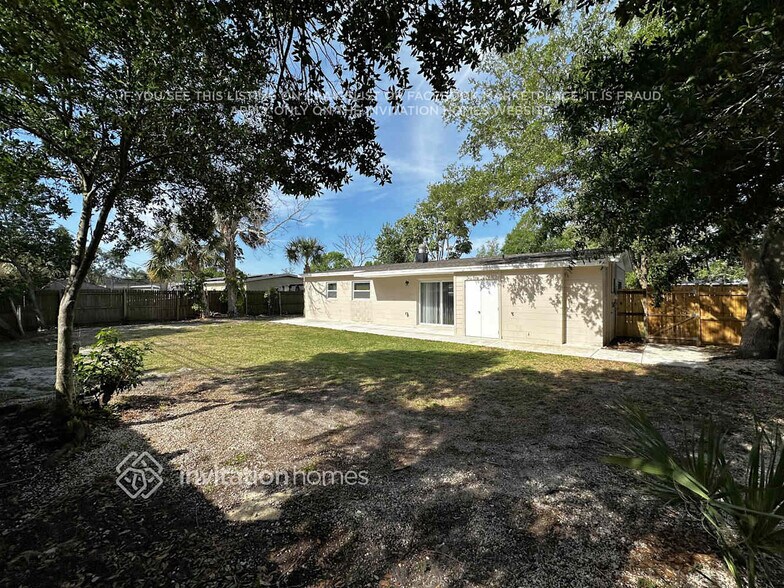Building Photo - 7537 17th Ln N