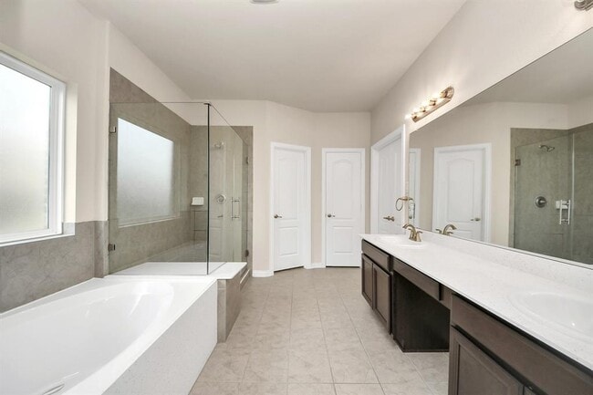 Building Photo - 21254 Lucknow Ln