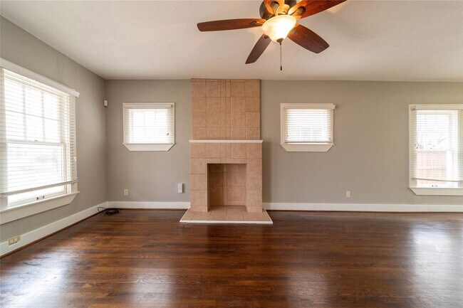 Building Photo - Rosedale Duplex