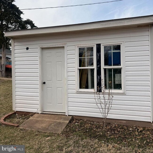 Building Photo - 8918 Virginia Ave