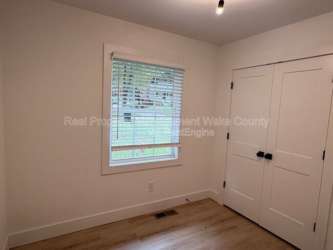 Building Photo - 117 Bertie Dr