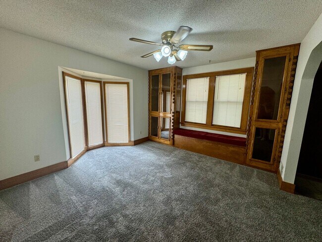 Building Photo - 3+ bed 2 bath house in south central Lincoln.