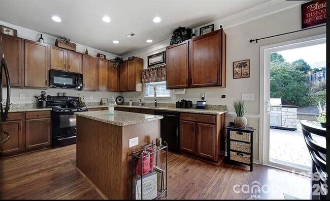 Building Photo - 6125 Kilchurn Dr