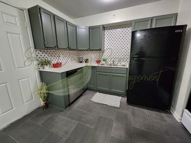Building Photo - SUPER CUTE UPDATES!!!