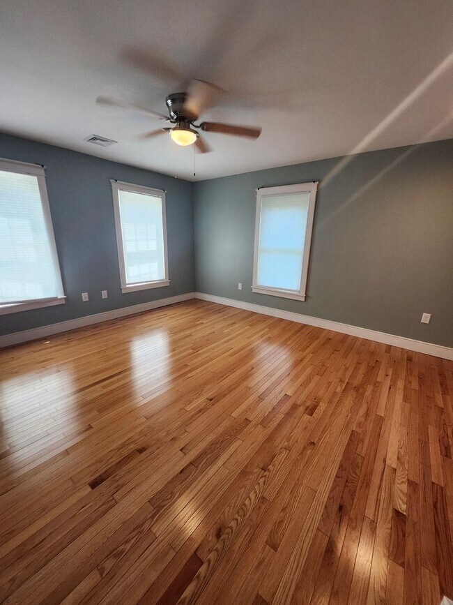 Building Photo - Oversized 3-Bedroom Duplex for Rent – $3,000/Month