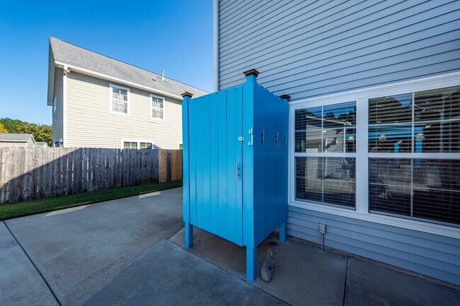 Building Photo - 4 Bedroom, 2.5 Bathroom Home in Brownswood...