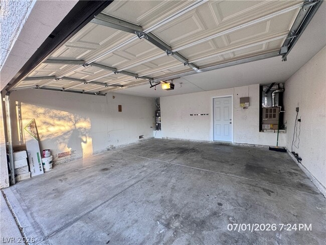 Building Photo - 8405 Shady Shores Cir