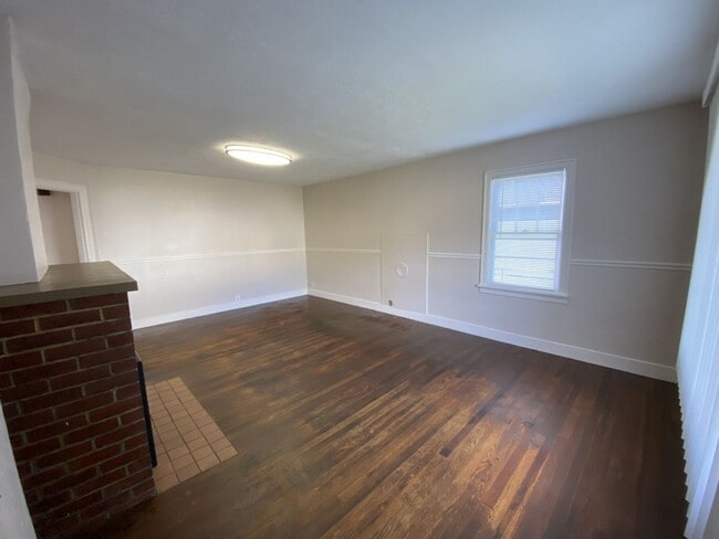 Building Photo - Cozy Chehalis home