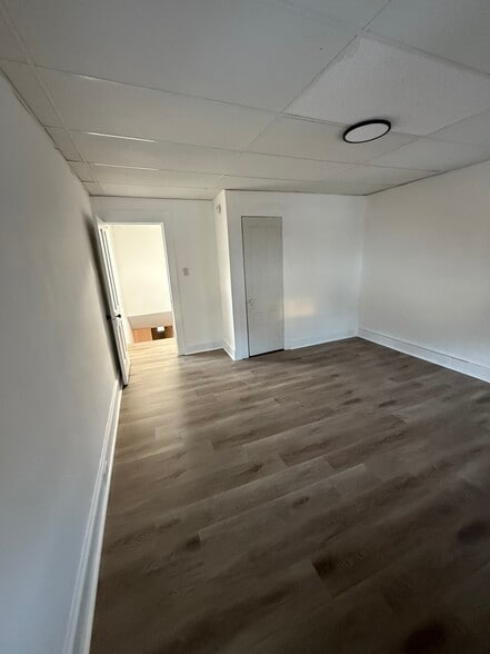 Building Photo - 87 Pine St