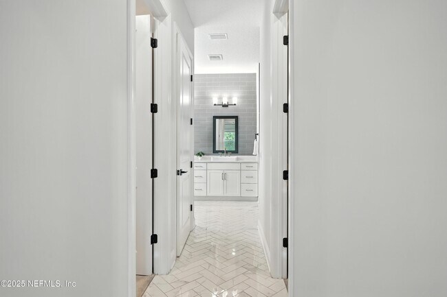 Building Photo - 480 Loosestrife Wy