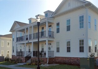 Building Photo - 836 Goswell Dr
