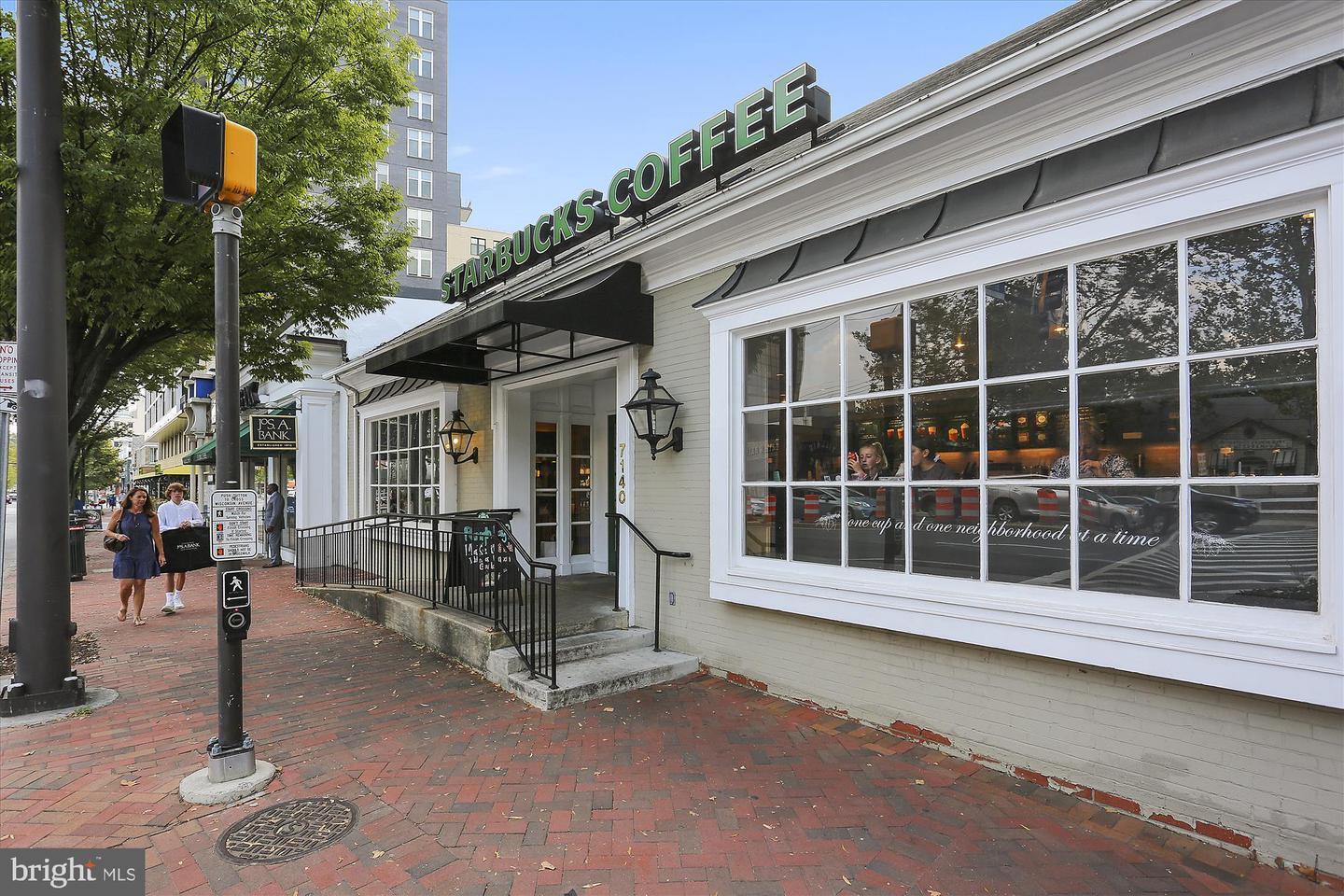 Building Photo - 4535 Avondale St