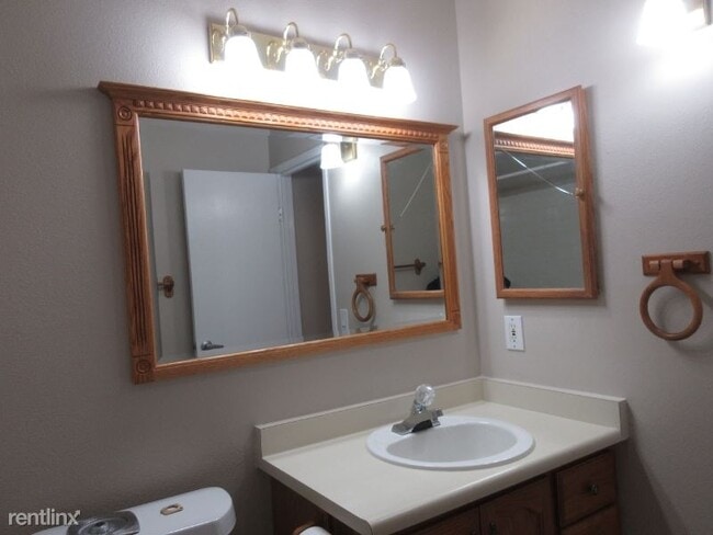 Building Photo - 2 br, 2 bath Condo - 3320 S Ammons St #6-201