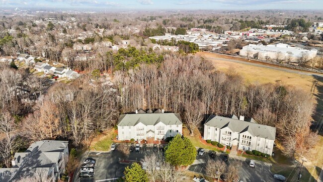 Building Photo - 702 Glendale Dr