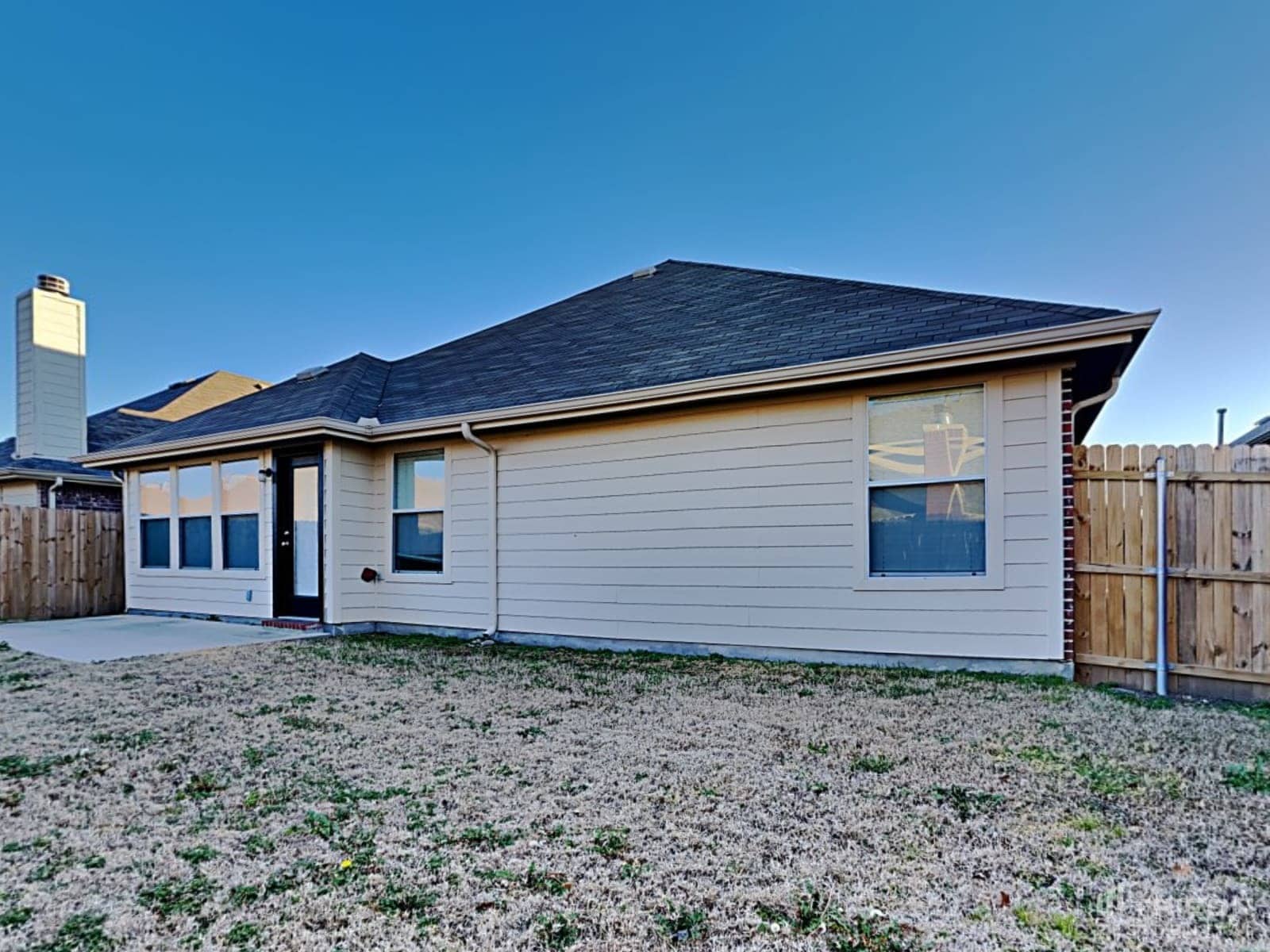 Building Photo - 2413 Castle Creek Dr