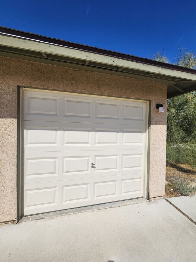 Building Photo - 74016 Maricopa Dr