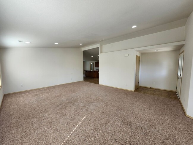 Building Photo - 5811 Austin Ct