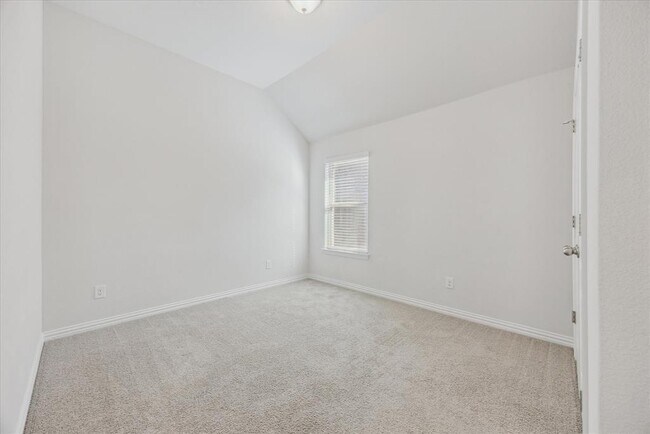 Building Photo - 562 Leadtree Loop