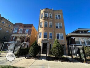 Building Photo - Remodeled East Albany Park Apts!