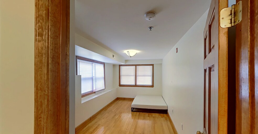 Building Photo - 112 Allston St