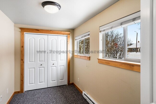 Building Photo - 215 N Quaw Blvd